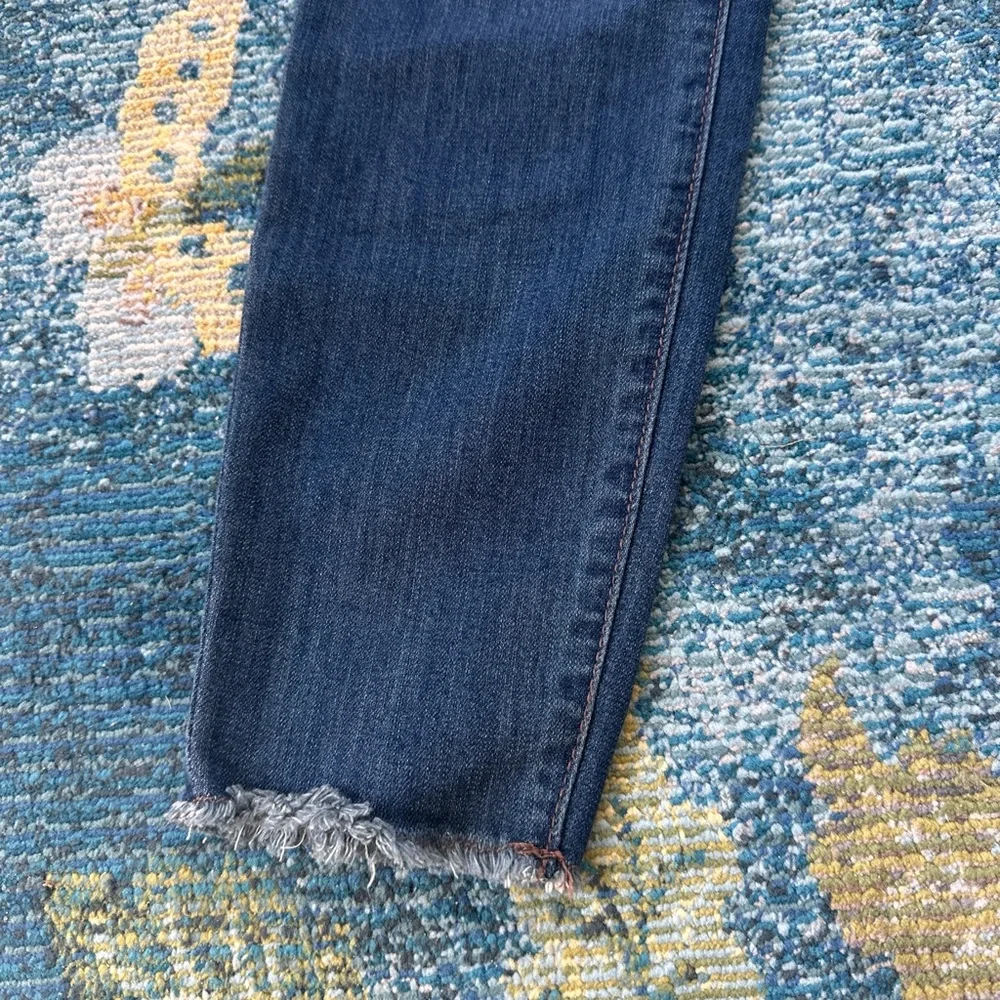 Size 6 stretchy 1822 dark wash distressed jeans - Picture 5 of 5